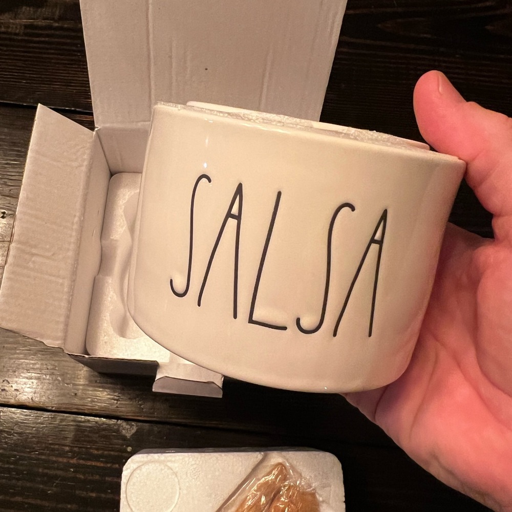 Rae Dunn Salsa and Guac bowl set. NEW